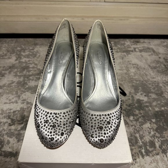 ALDO Silver Studded Kitten Heels (Size 8) - Picture 4 of 7